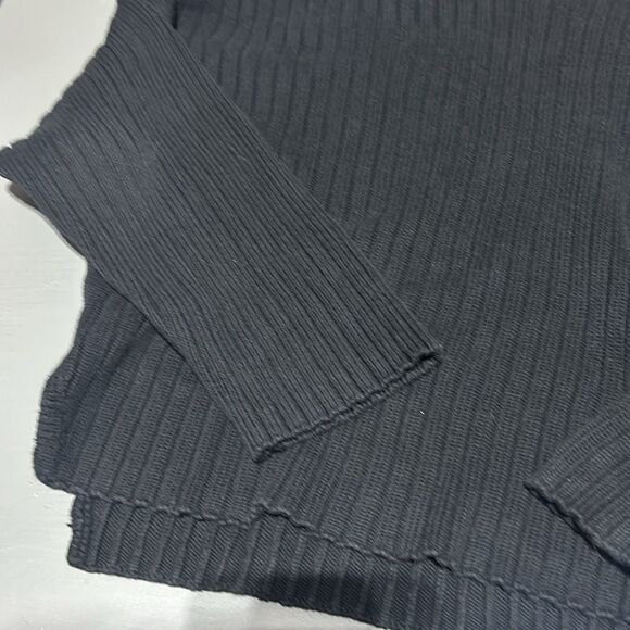 Abercrombie & Fitch Black Turtle Neck Sweater - Picture 2 of 12